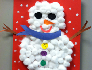 Holiday Crafts Here’s a cotton ball snowman craft with a difference because this one is completely 3D! Kids can make cute snowmen that actually stand up! This is such a fun Winter craft for the kids.